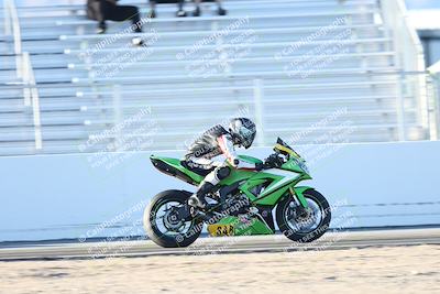 media/Dec-07-2025-CVMA (Sun) [[3e7d2de5dc]]/Race 17-Amateur Formula Middleweight/